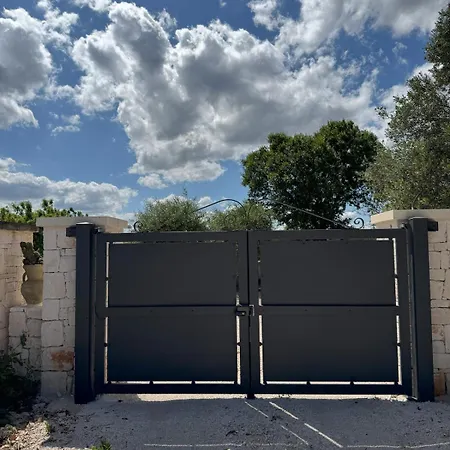 Trulli Donna Gina * Locorotondo